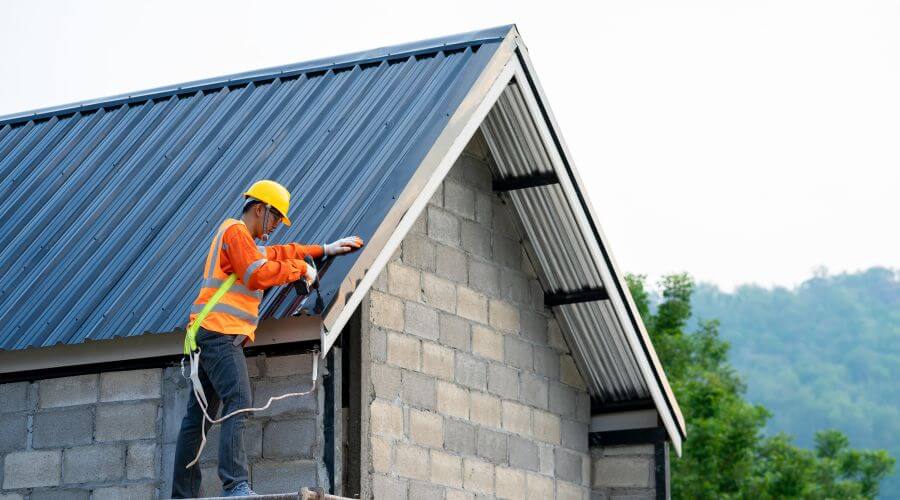 Professional gutter cleaning in Akiachak, AK